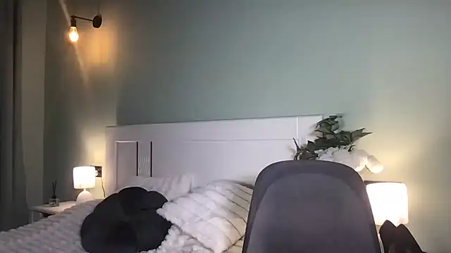 dianaalight (F young) - Two fingers in pussy