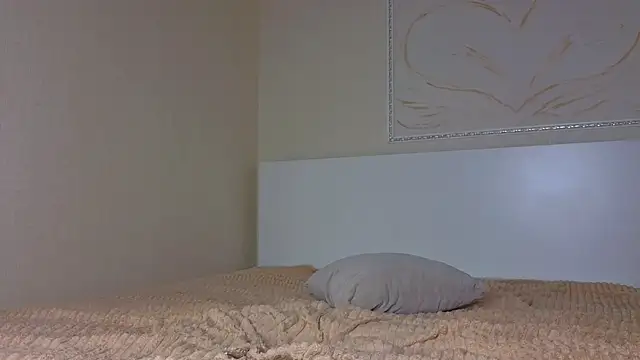 LitellyBella webcam