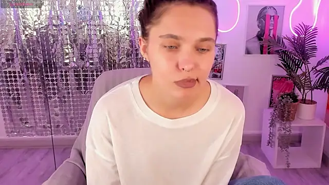 ChloeSunny webcam