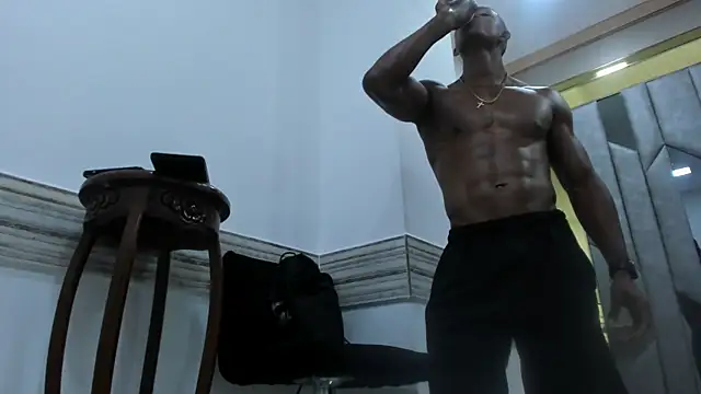 Philip_Cuellar live cam on Stripchat