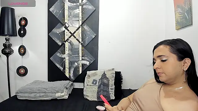 SARAMISHA webcam