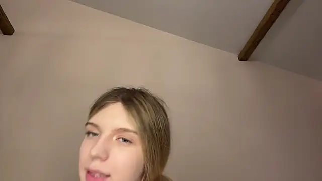 FruityXo webcam