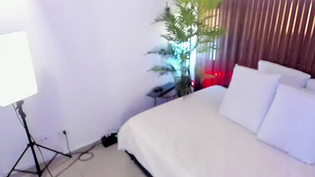 HoneyMilf_ webcam