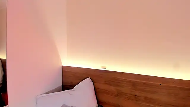 thamiina__ webcam