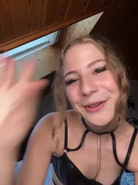 MilaRoseee webcam