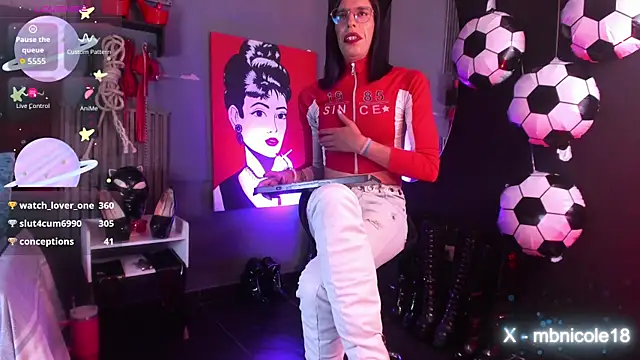 NicoleDiamondss webcam