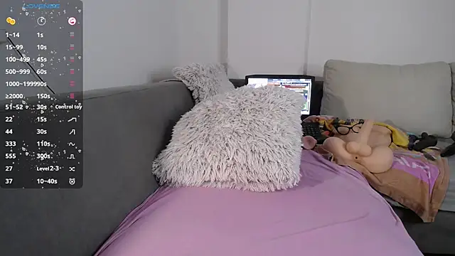 AlicePlushWhispers webcam