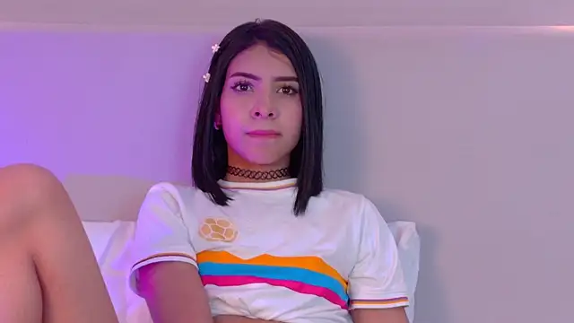 NaomiKlarc webcam