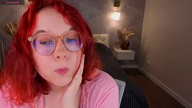 Aleks-casterrr live cam on StripChat