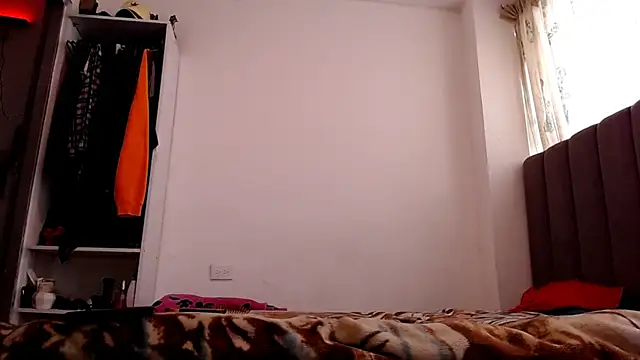 saara_johnson496 webcam