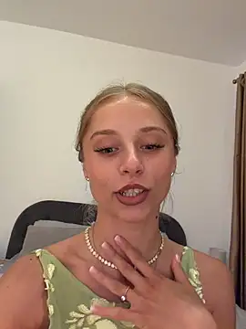 BabyAnais live sex cam