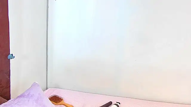 Anniecute__ live cam on StripChat