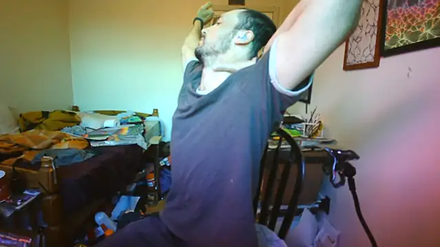 JohnnyMoves webcam