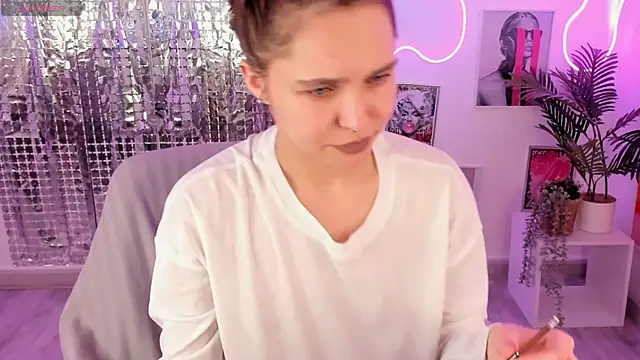 ChloeSunny webcam