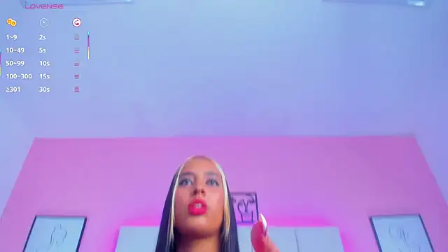 charlotte_kisss webcam