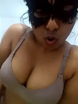 Expose_Queen webcam