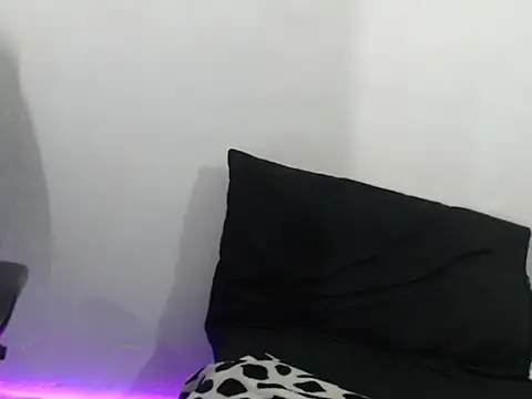 cherryh0ttie - CherryH0ttie's free webcam - UK Sex Cams