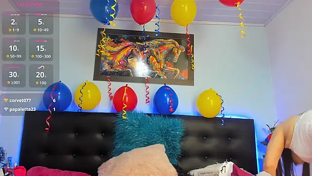 kaylaMinov_ webcam