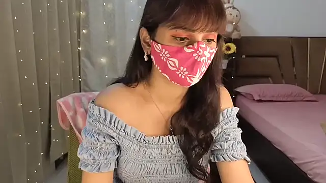 KavyaCurves webcam
