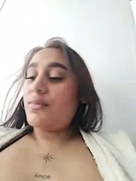 Mia_skyy18 webcam