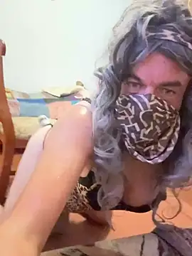 Cruellacrossdress webcam