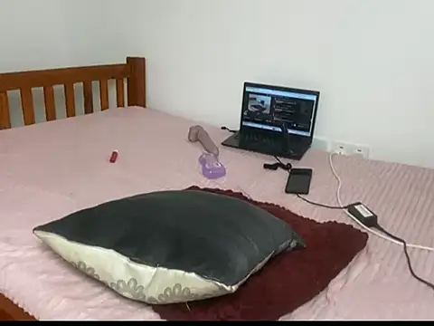 ladymystiquee1 - Ladymystiquee1's free webcam - UK Sex Cams