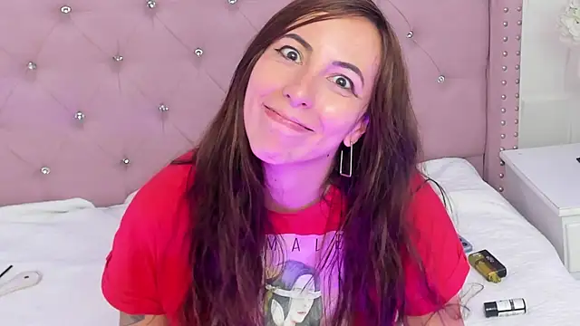 HollyBloom_ webcam