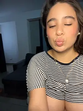 pretty-tata webcam