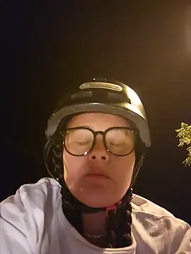 bellapaty (F milf) - naked +first SQUIRT today! 😈in street