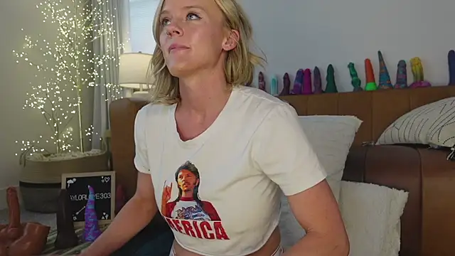 Taylorlove303 webcam