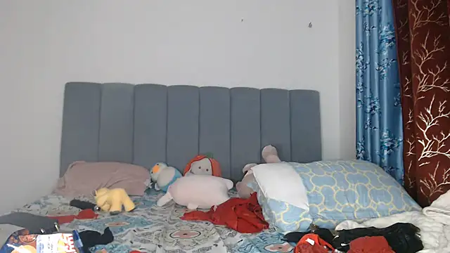 Virgin_Aisha webcam