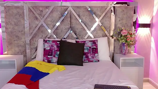 LolaGray__ webcam