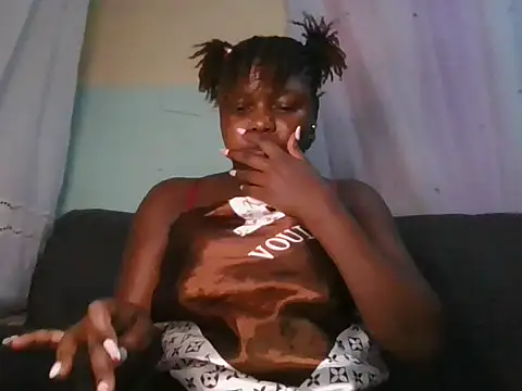freaky-hotgal001 webcam