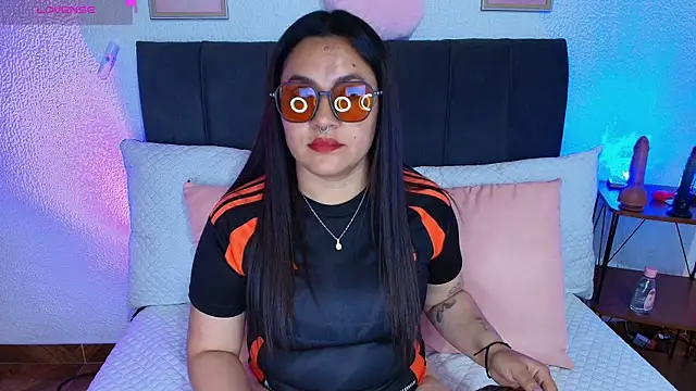 samm_curvy webcam