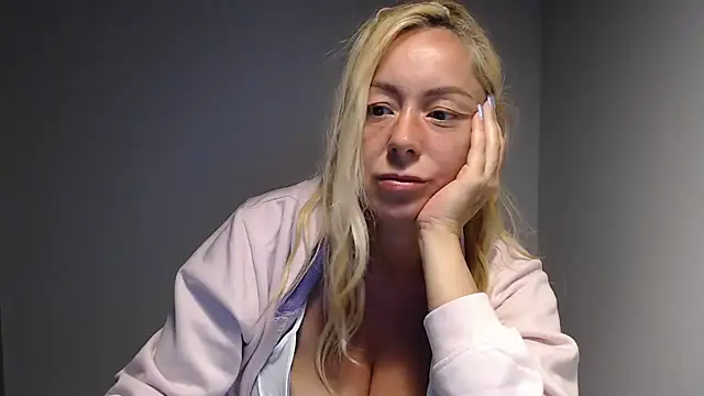 _karolynesyera_ webcam