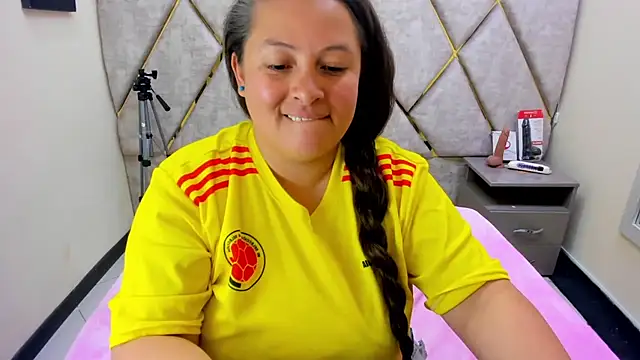 Sarah_Boobs_ live cam on StripChat