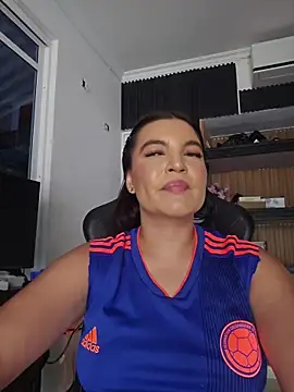 Pretty_Julieta webcam