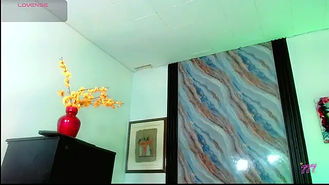 katha_Crawford webcam