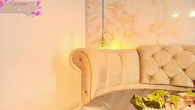 ariannaruiz - Ariannaruiz's free webcam - UK Sex Cams