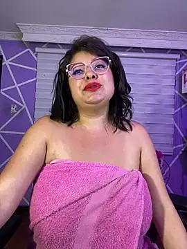 MiiaaJoness webcam