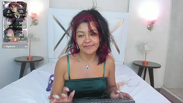 Sky_Collins_ webcam