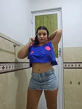 Pretty_Julieta webcam