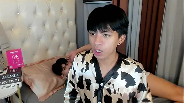 davincihugecock live cam on StripChat