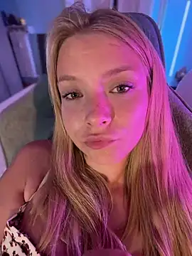 AnastasiaAniess live cam on StripChat