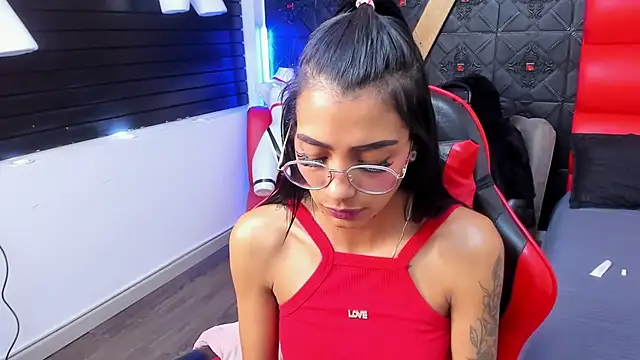 KarlaSlutSkinny__ webcam