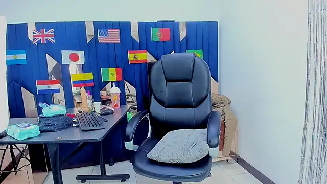 Aisha_hotts777 webcam