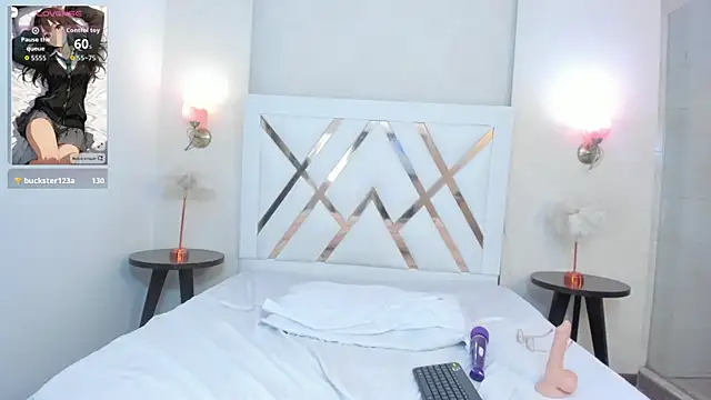 Sky_Collins_ webcam
