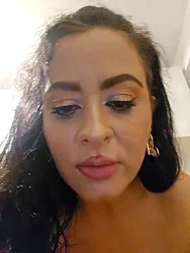 DivineGoddess88ForYouKing webcam