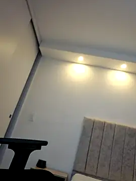 Maya_Lewis webcam