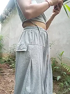 Linda-yiyi webcam
